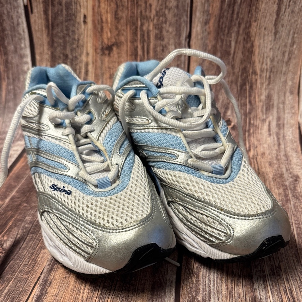 Preowned Spira Blue, White and Silver Sneakers Size 6.5 Item #PHK7012